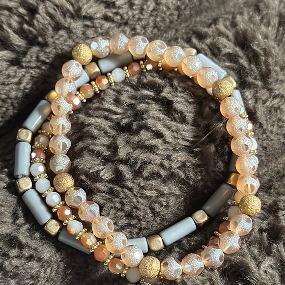 Elegant Gold and Cream Beaded Bracelet Set - Picture 1 of 1